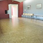 L'intérieur des bains douches