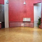 L'intérieur des bains douches