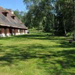 Vue extérieure de la grange du Grand Aulnay